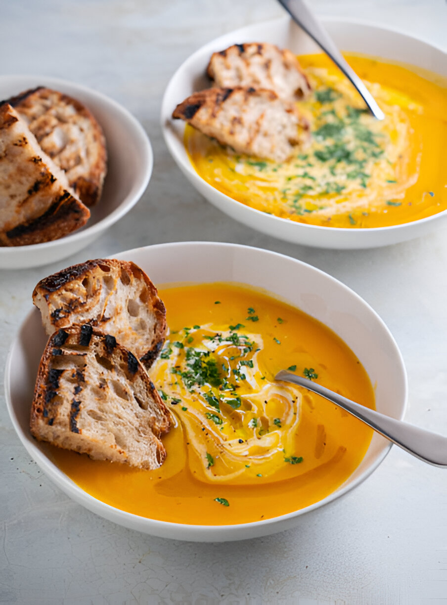 Porkkana- ja inkiväärisosekeitto