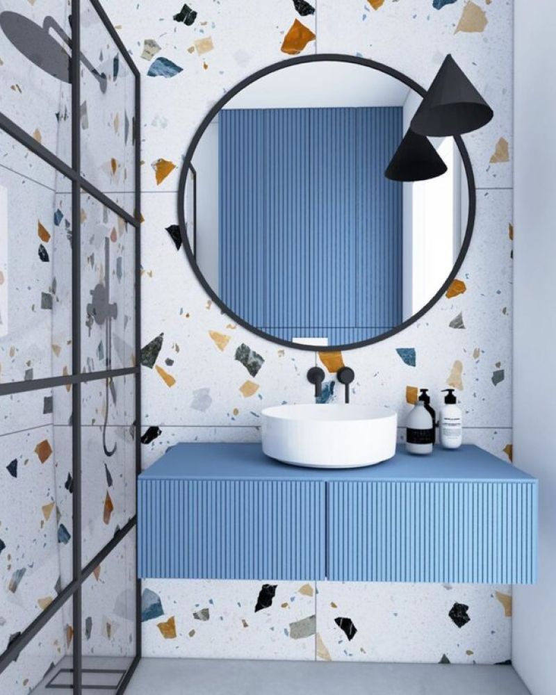 Persoonallinen kylpyhuone terrazzo-laatoilla